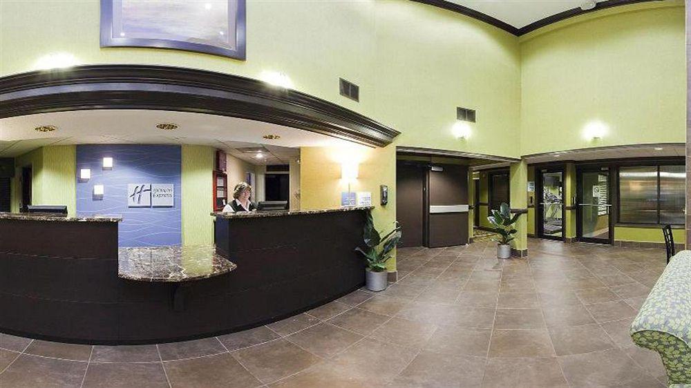 Holiday Inn Express Hotel & Suites Madison By Ihg Εξωτερικό φωτογραφία