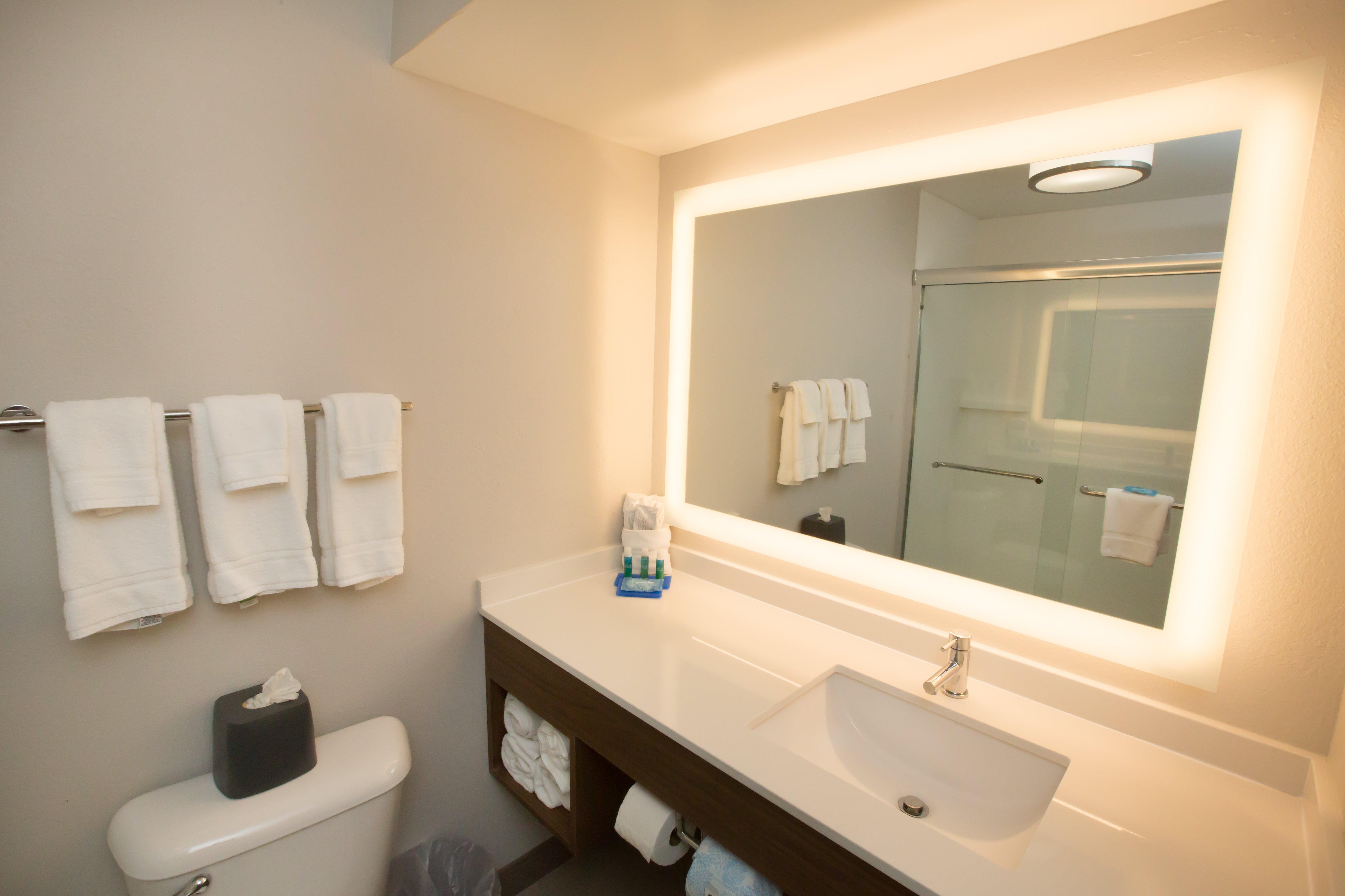 Holiday Inn Express Hotel & Suites Madison By Ihg Εξωτερικό φωτογραφία