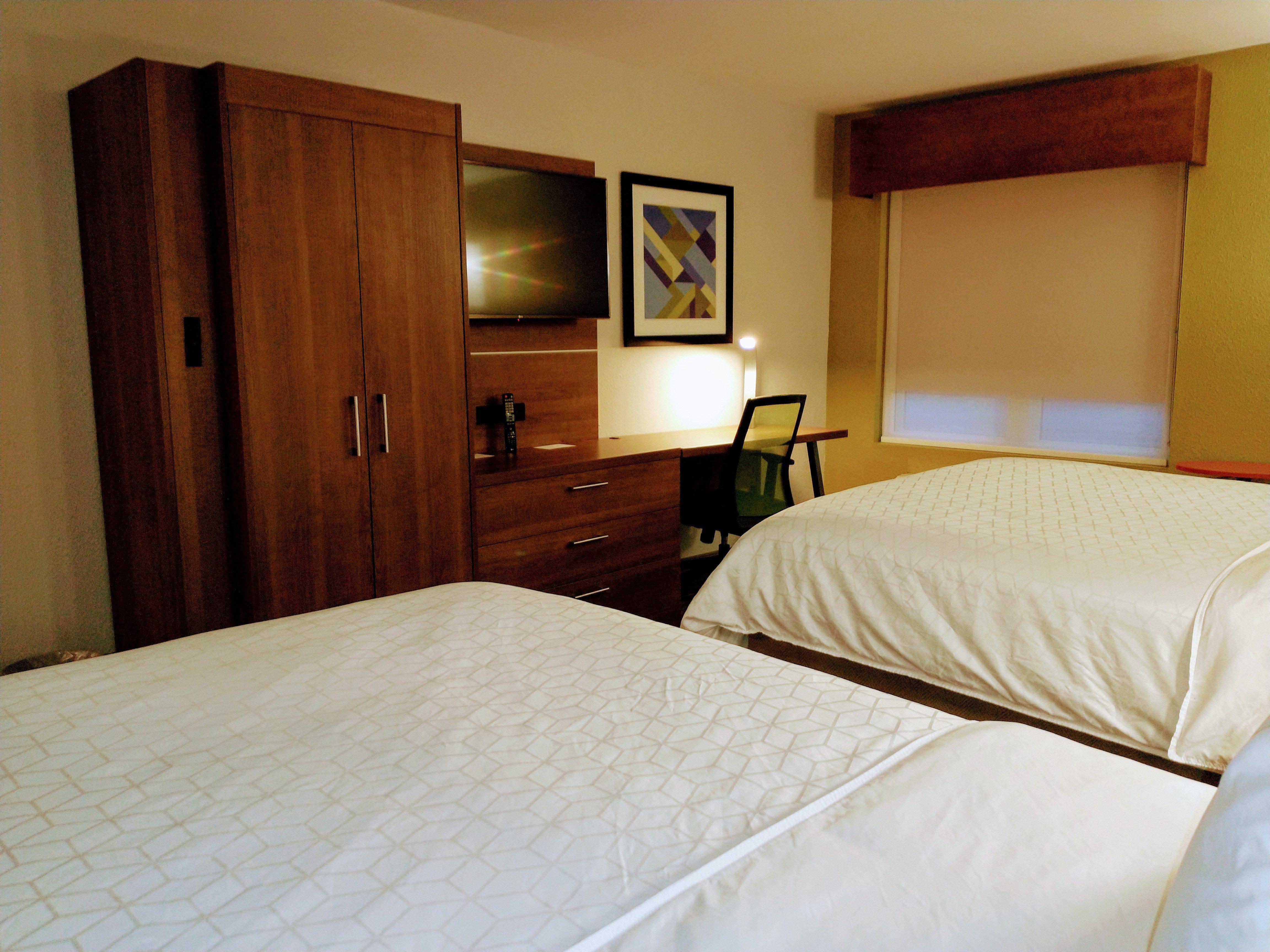 Holiday Inn Express Hotel & Suites Madison By Ihg Εξωτερικό φωτογραφία
