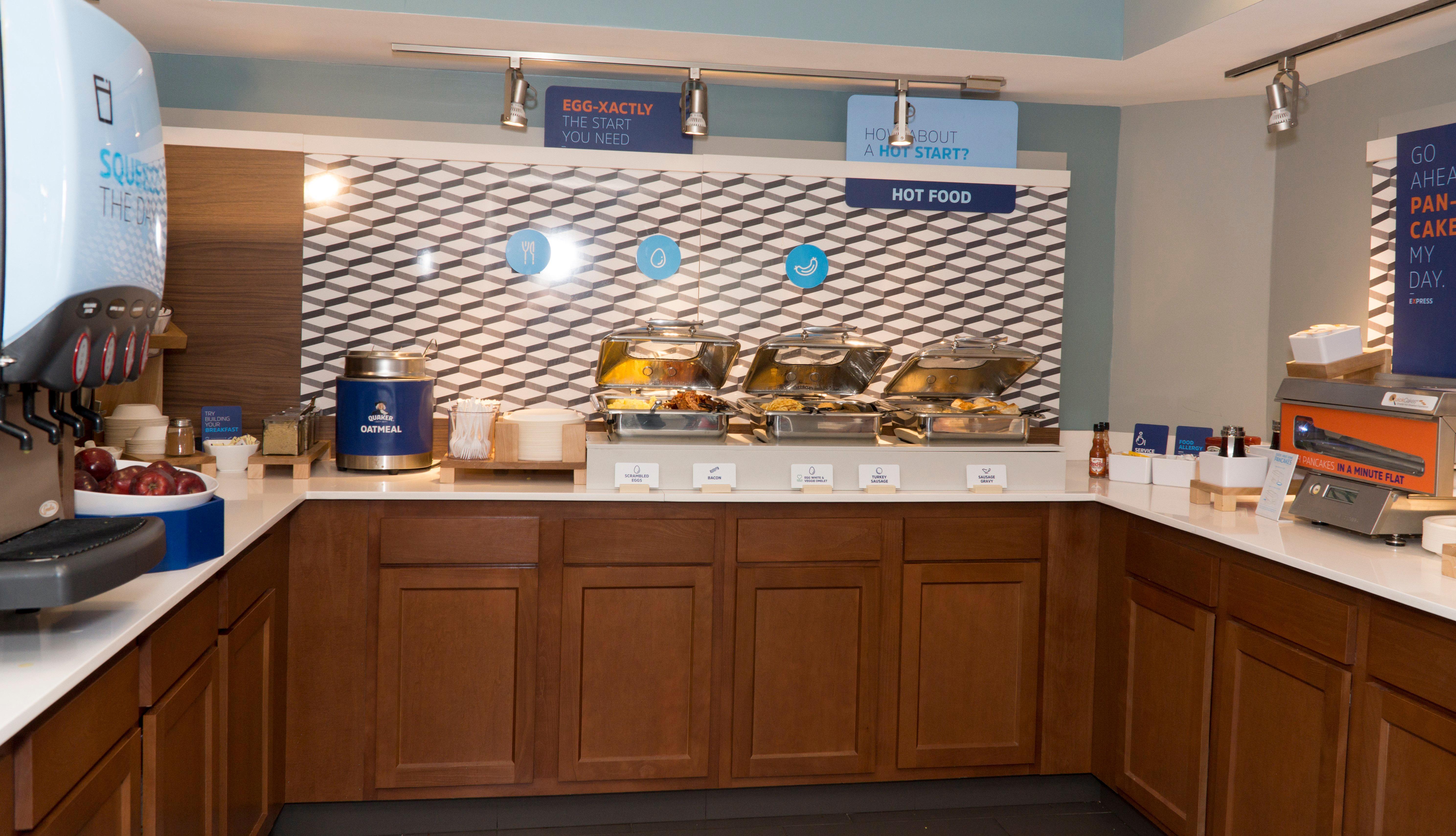 Holiday Inn Express Hotel & Suites Madison By Ihg Εξωτερικό φωτογραφία