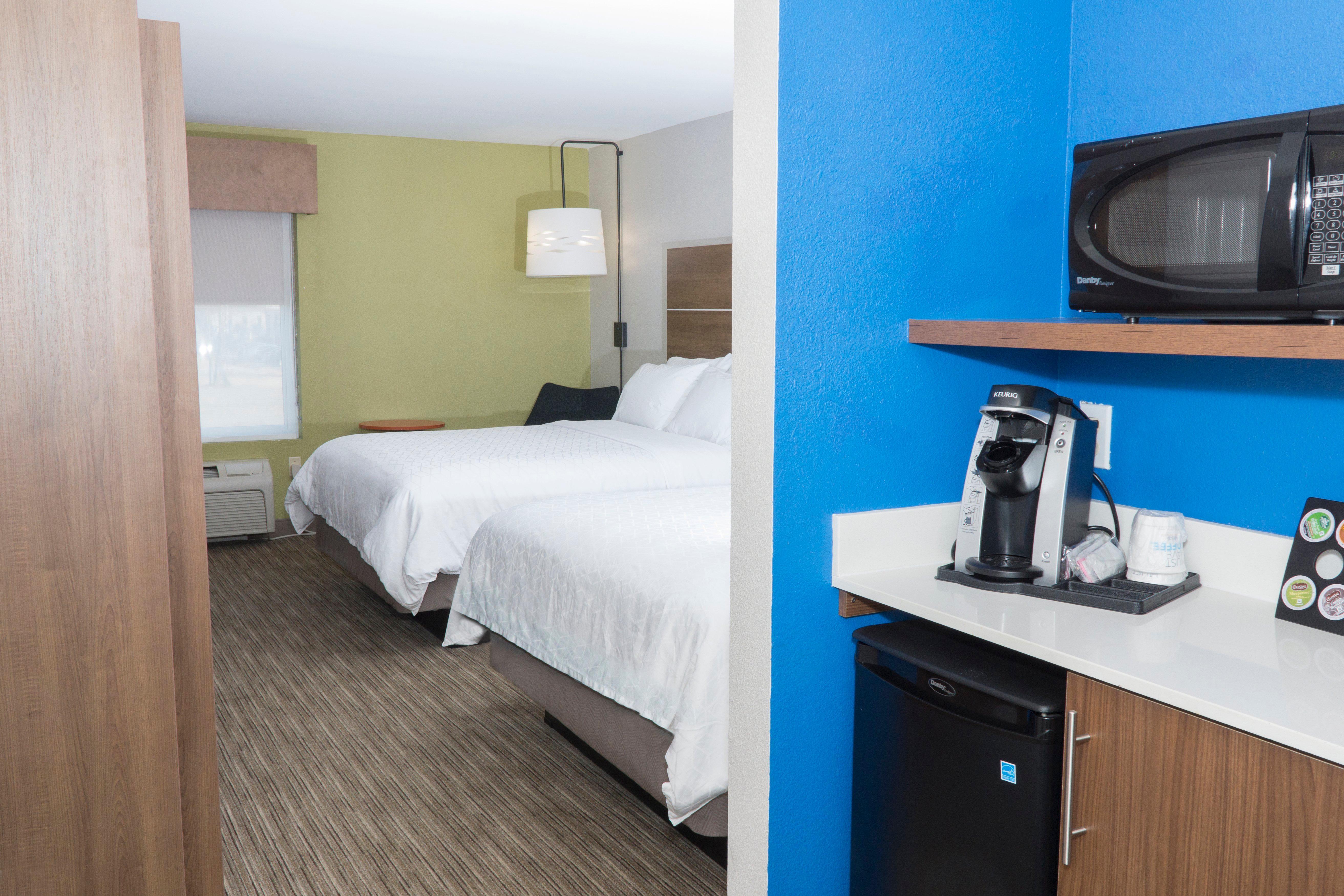 Holiday Inn Express Hotel & Suites Madison By Ihg Εξωτερικό φωτογραφία