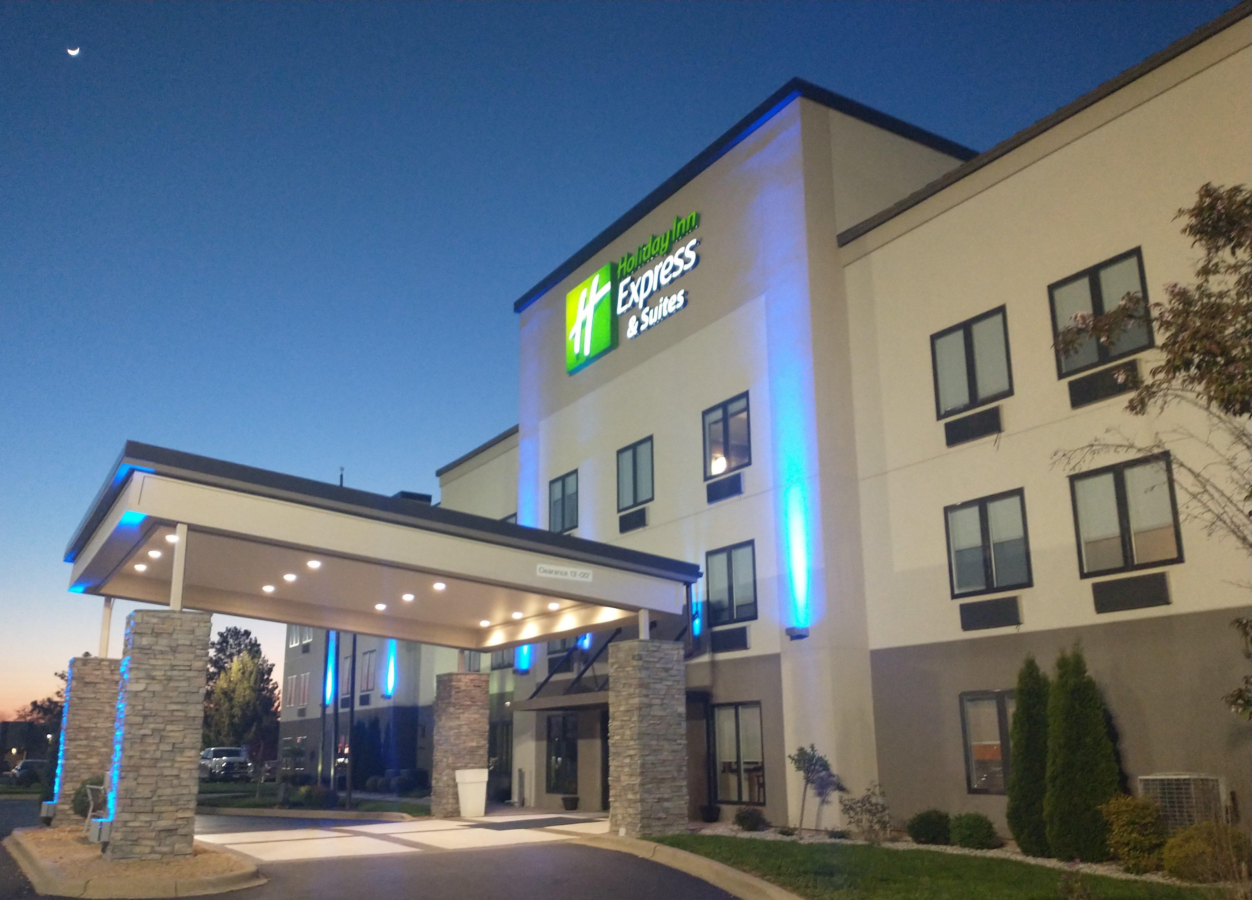Holiday Inn Express Hotel & Suites Madison By Ihg Εξωτερικό φωτογραφία
