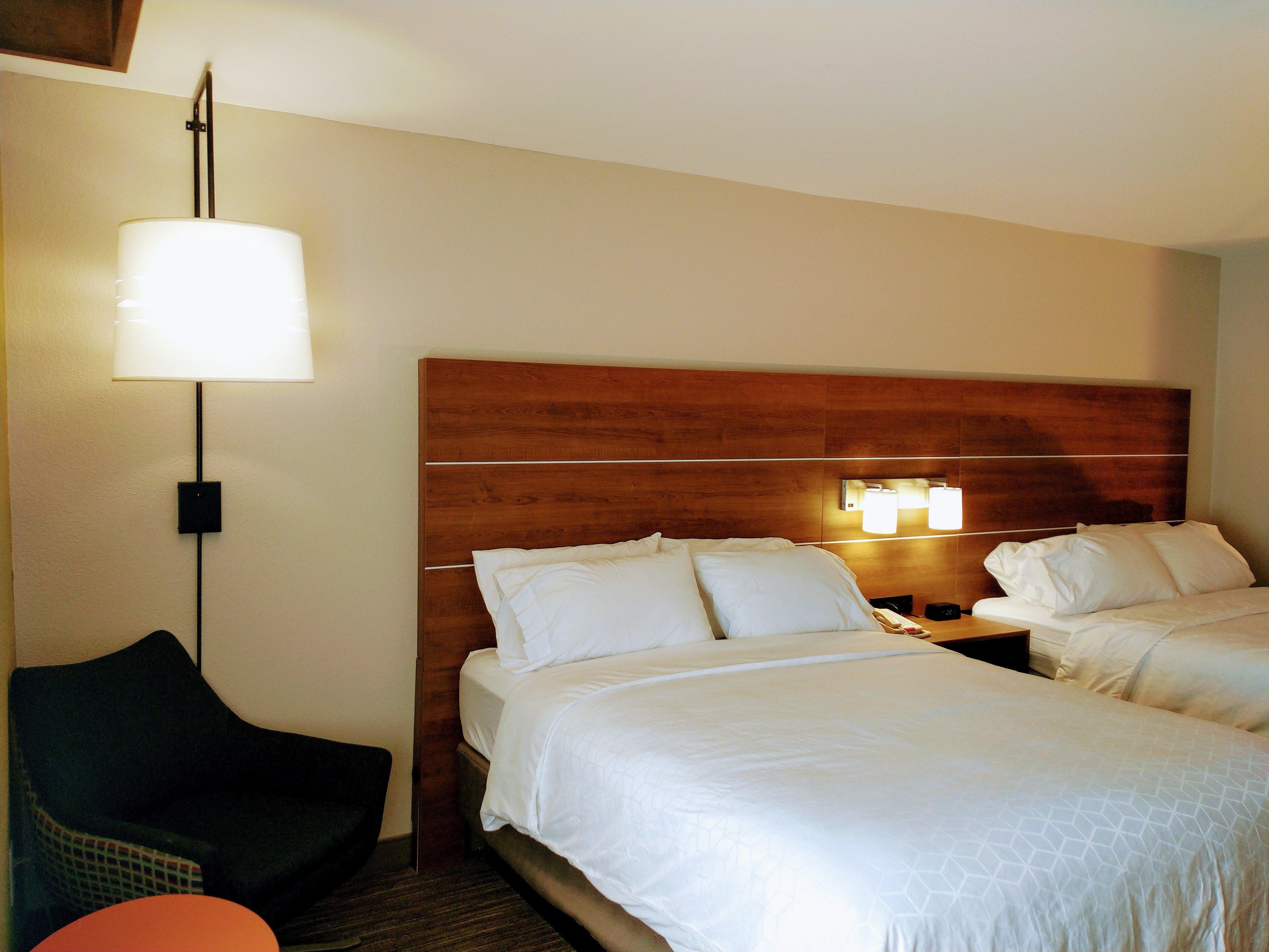 Holiday Inn Express Hotel & Suites Madison By Ihg Εξωτερικό φωτογραφία