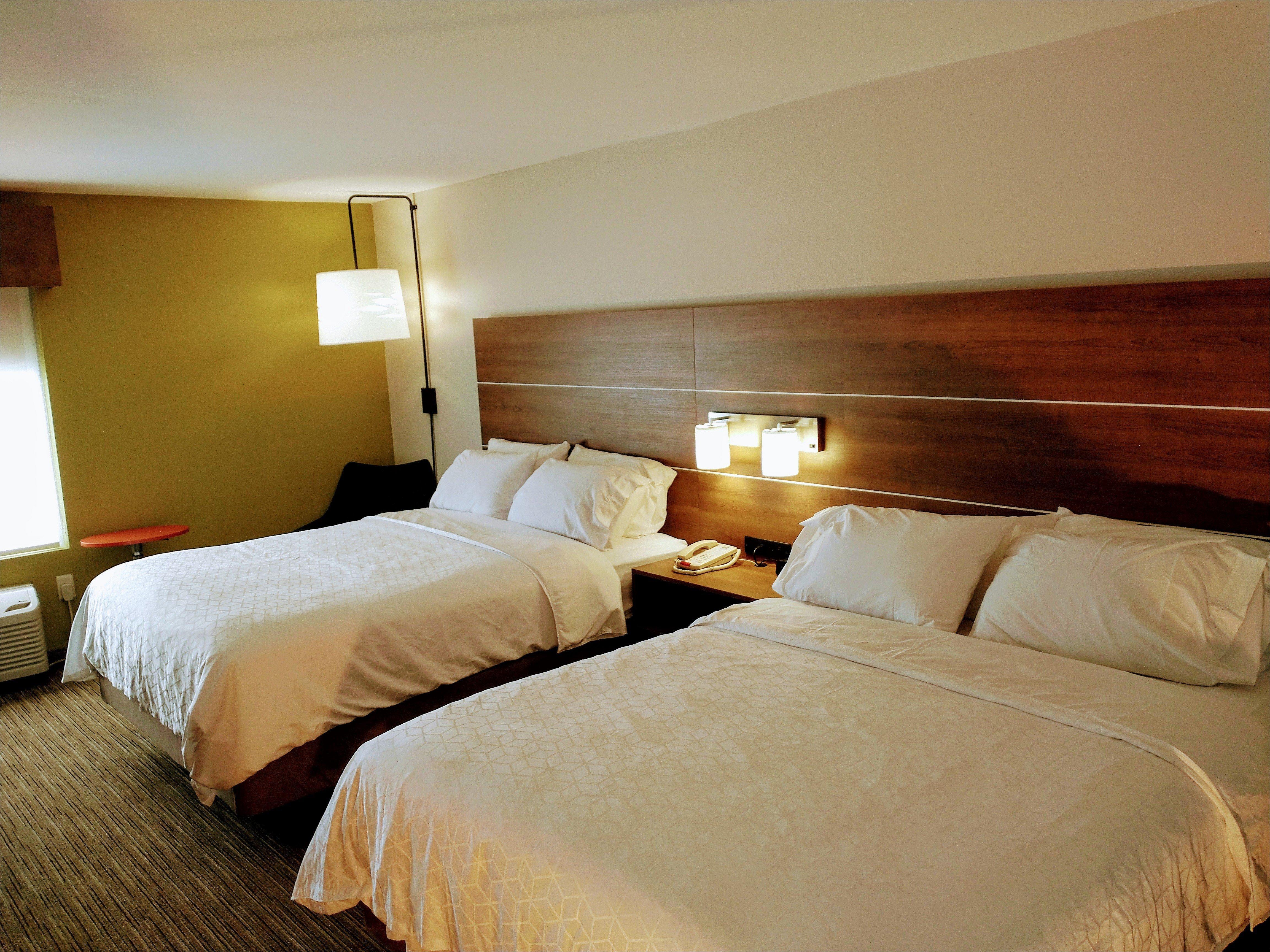 Holiday Inn Express Hotel & Suites Madison By Ihg Εξωτερικό φωτογραφία
