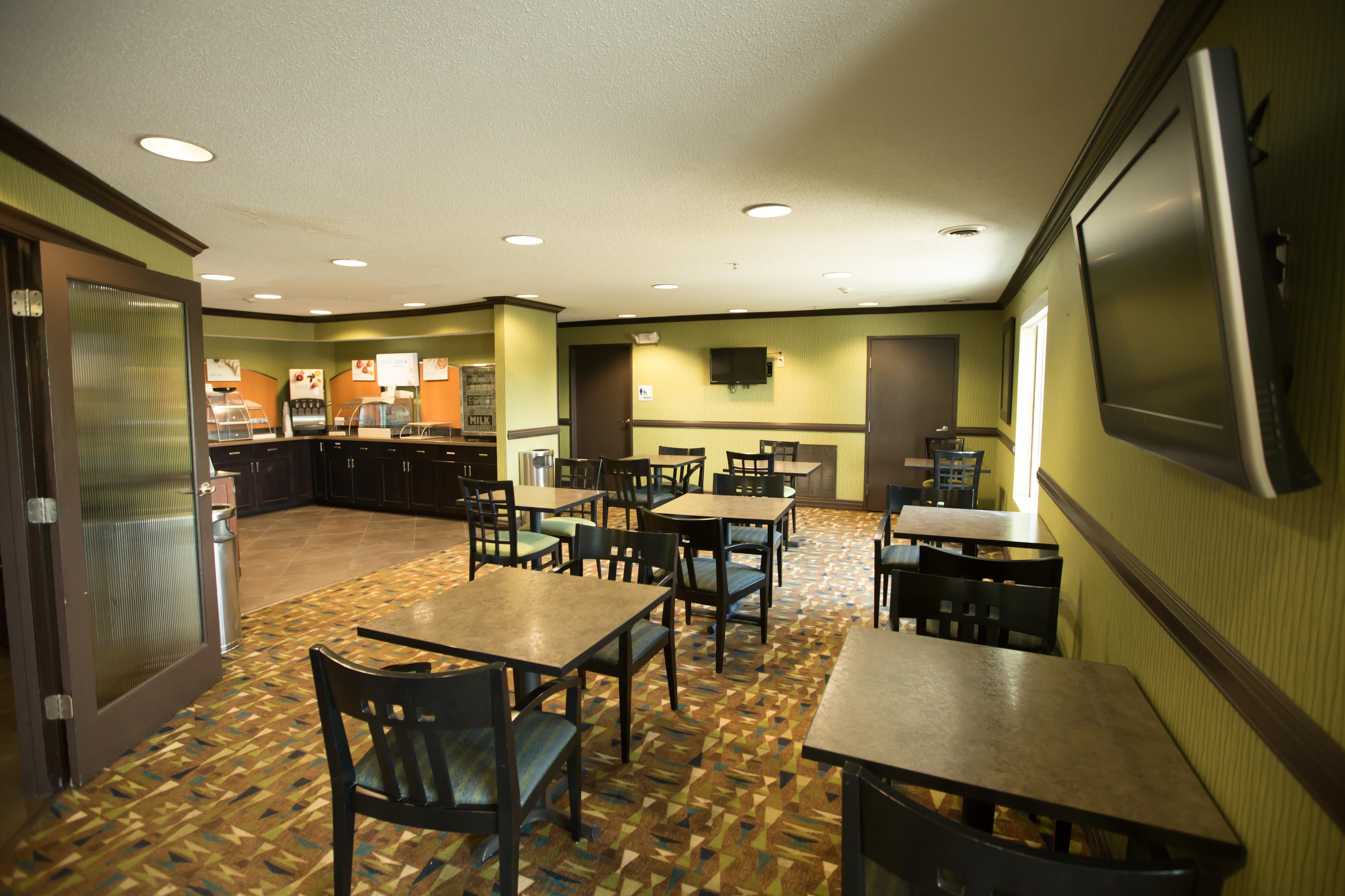 Holiday Inn Express Hotel & Suites Madison By Ihg Εξωτερικό φωτογραφία