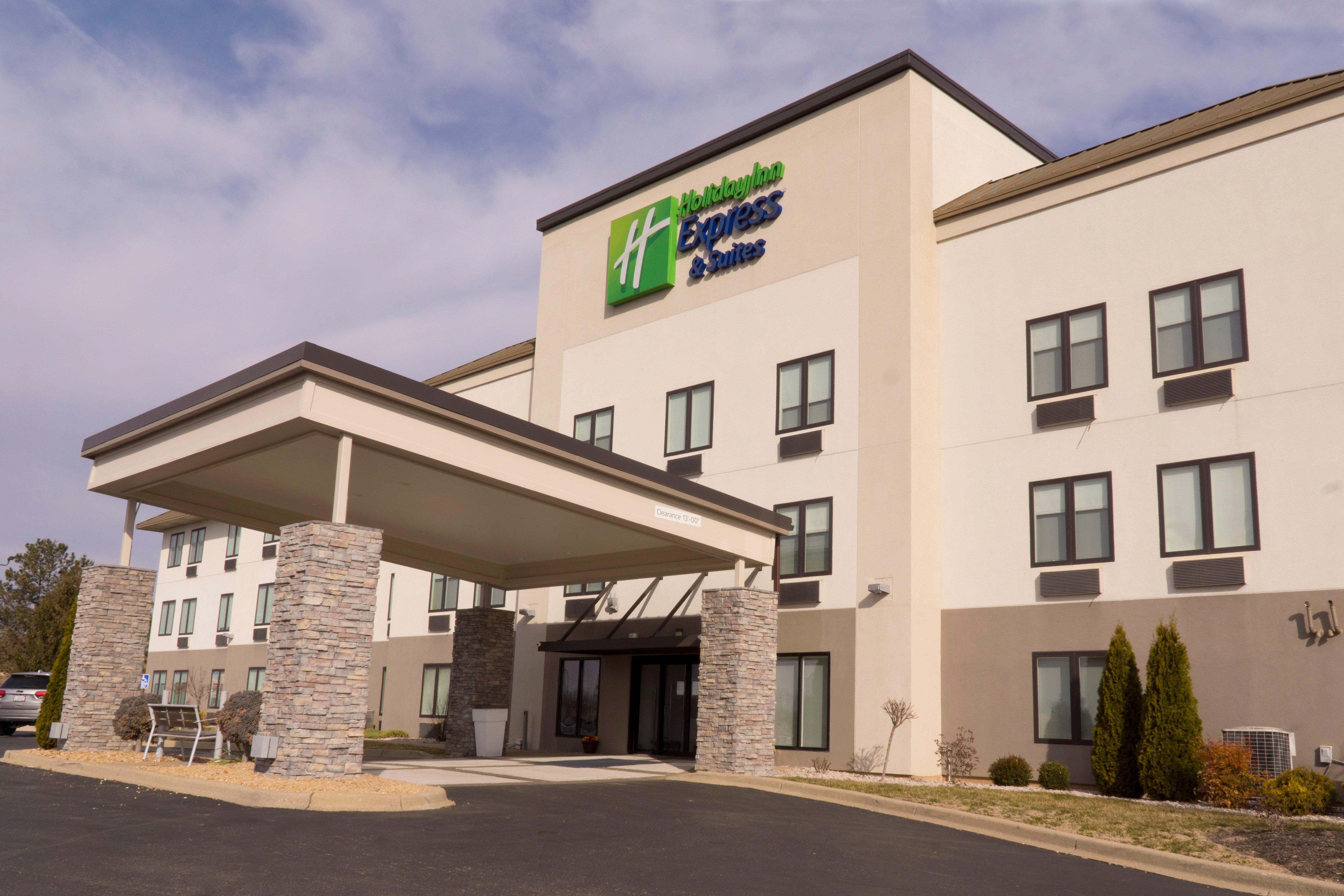 Holiday Inn Express Hotel & Suites Madison By Ihg Εξωτερικό φωτογραφία