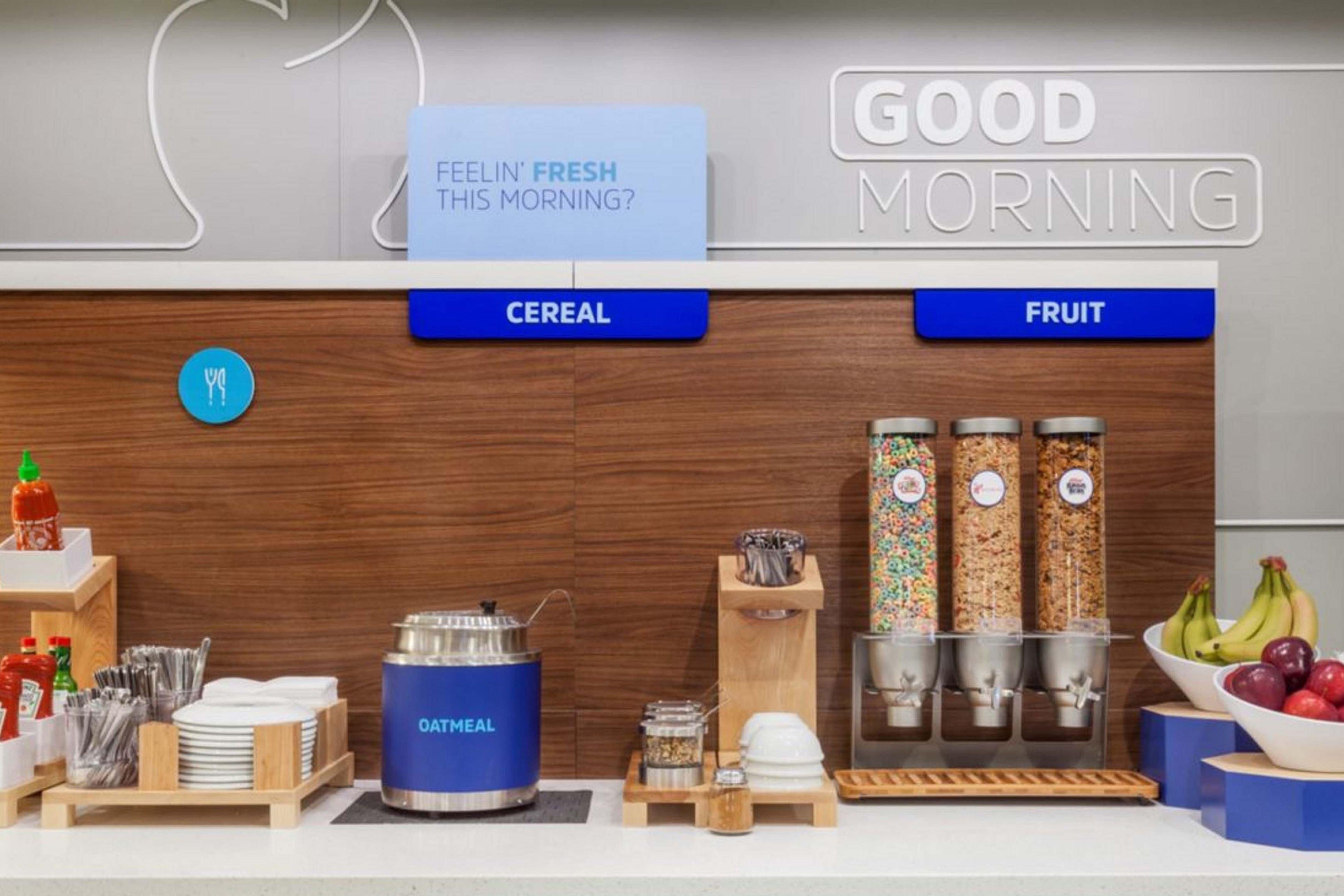 Holiday Inn Express Hotel & Suites Madison By Ihg Εξωτερικό φωτογραφία